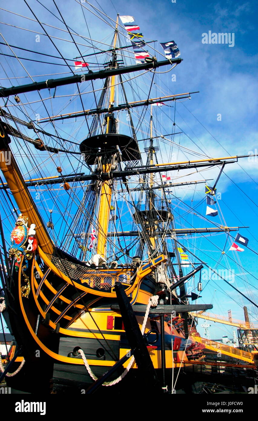 AJAXNETPHOTO. 21ST OCTOBER,2004.PORTSMOUTH, ENGLAND.  - TRAFALGAR DAY 2004 - ENGLAND EXPECTS...NELSON'S  FAMOUS SIGNAL FLYING RESPLENDANTLY IN THE RIGGING OF HMS VICTORY.  PHOTO:JONATHAN EASTLAND/AJAX.  REF: 42110/1102 Stock Photo
