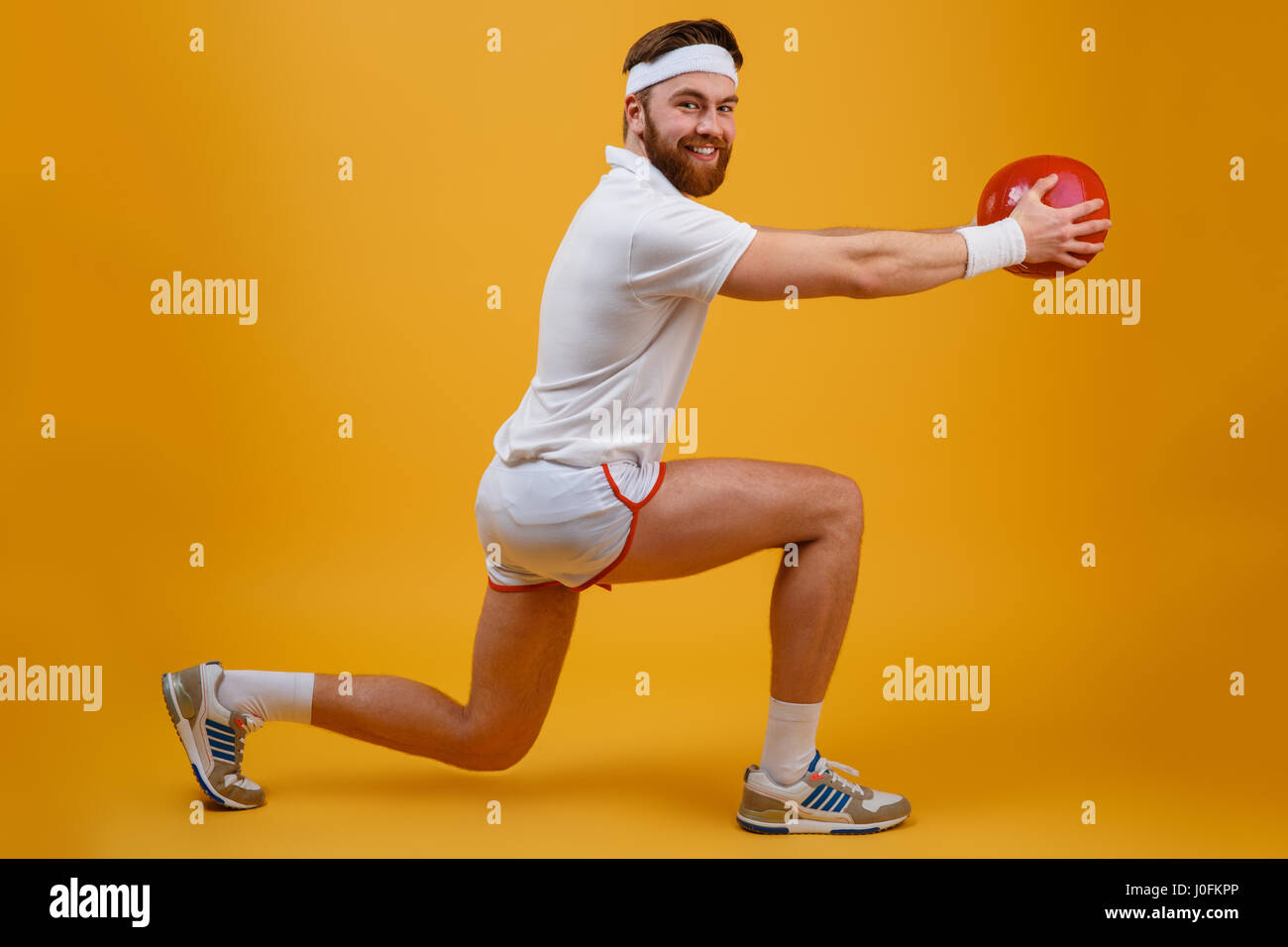 Make me sport. Нагиев держит мяч. Обои для спортсмена в Инстаграм.