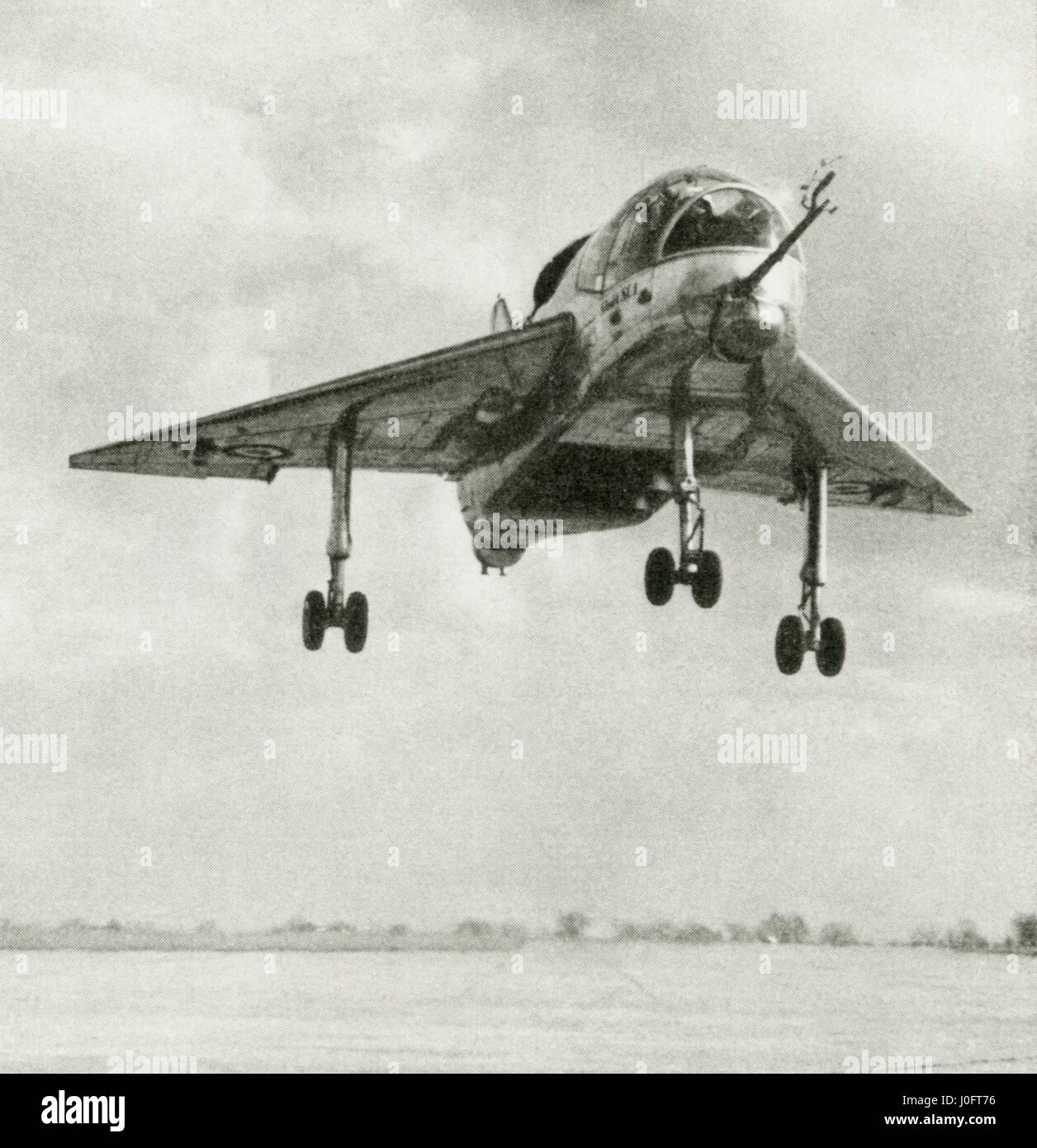 Short SC.1 VTOL research aircraft making a transition from hovering to forward flight Stock Photo