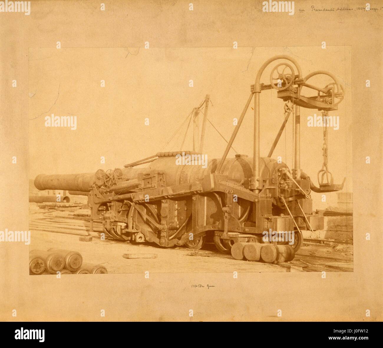 110-ton Barlow gun, with shells in the foreground Stock Photo