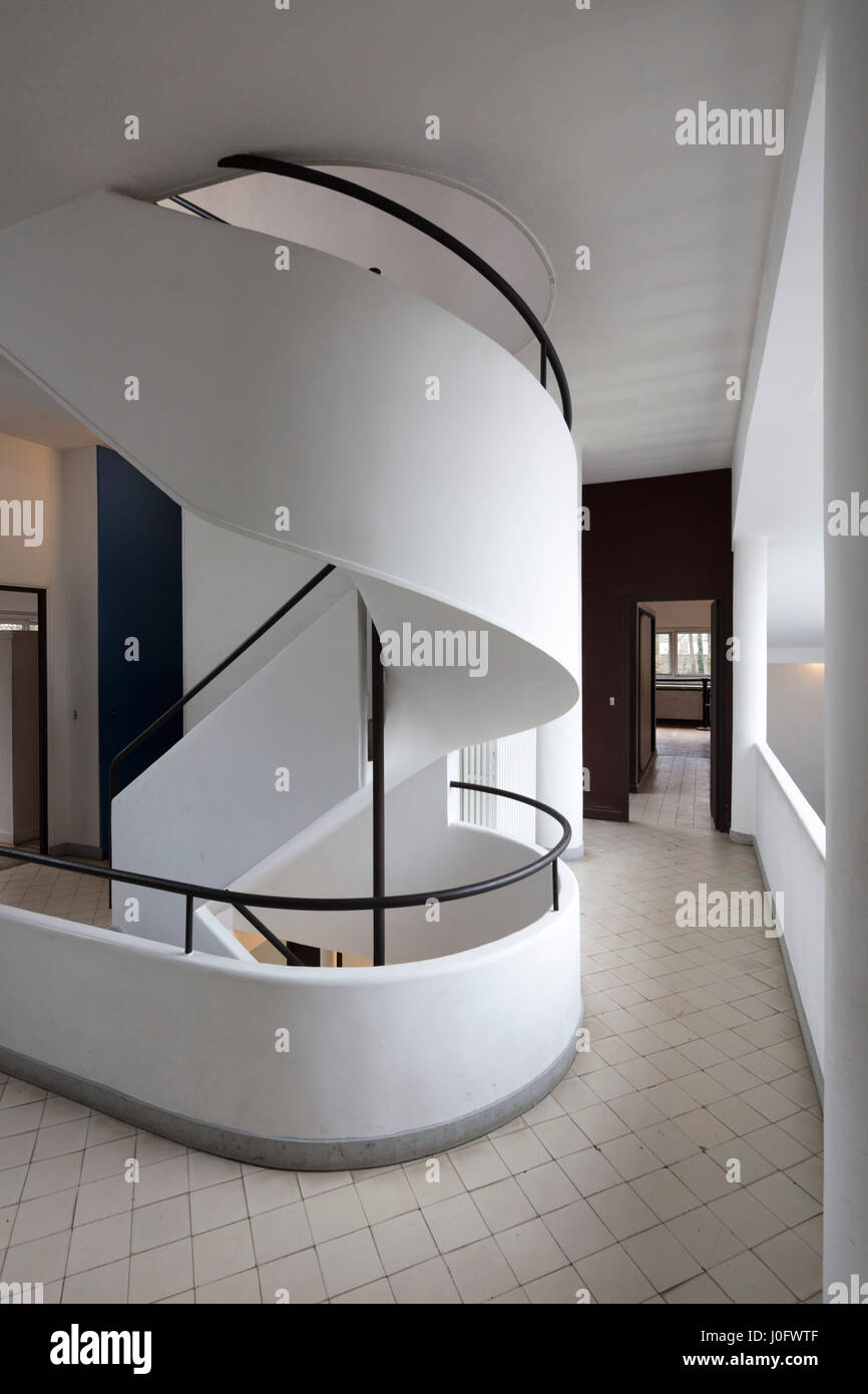 Villa Savoye at Poissy, France, modernist architectural icon of Le ...