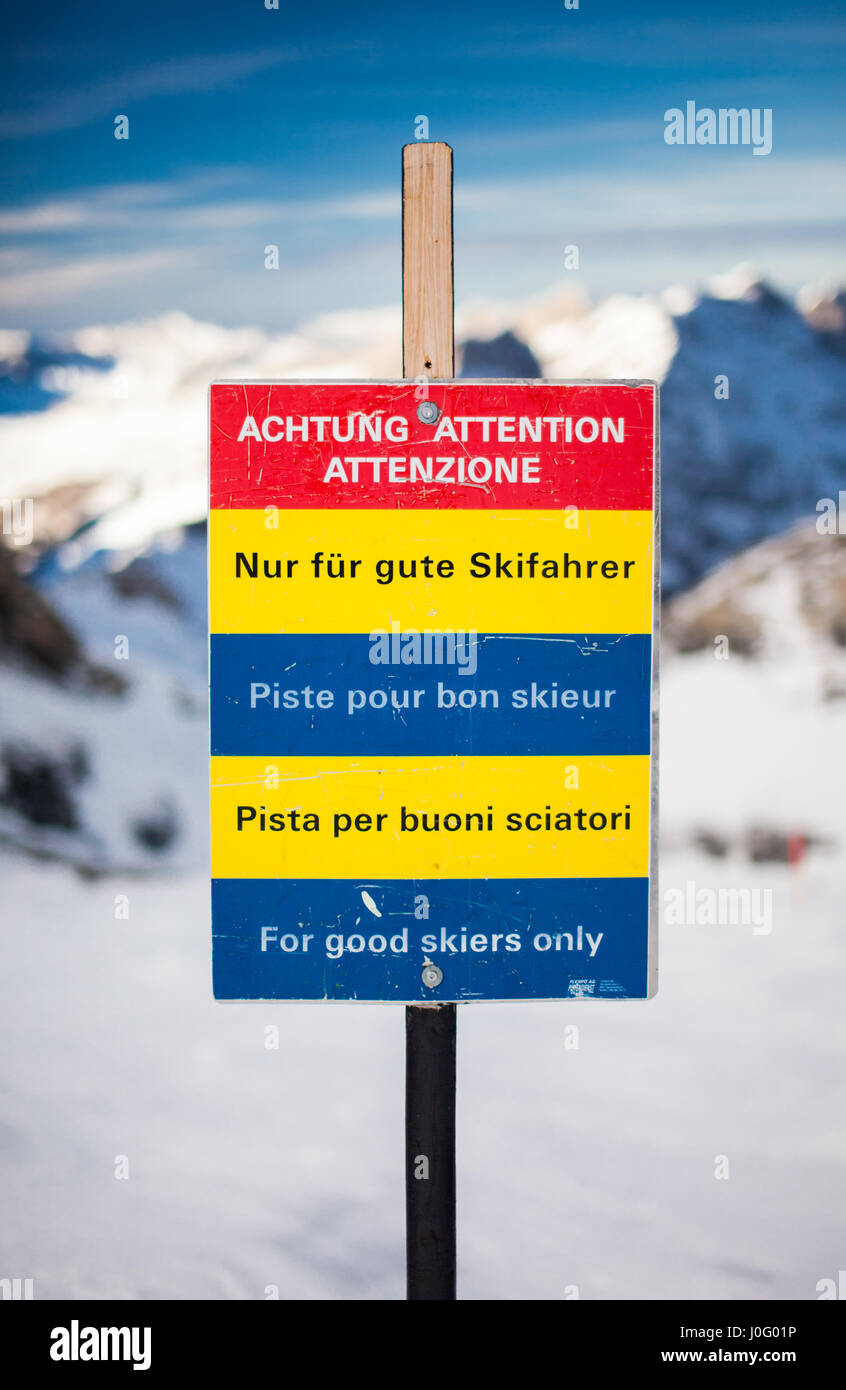 Achtung Nur Fur Gute Skifahrer Hi res Stock Photography And Images Alamy