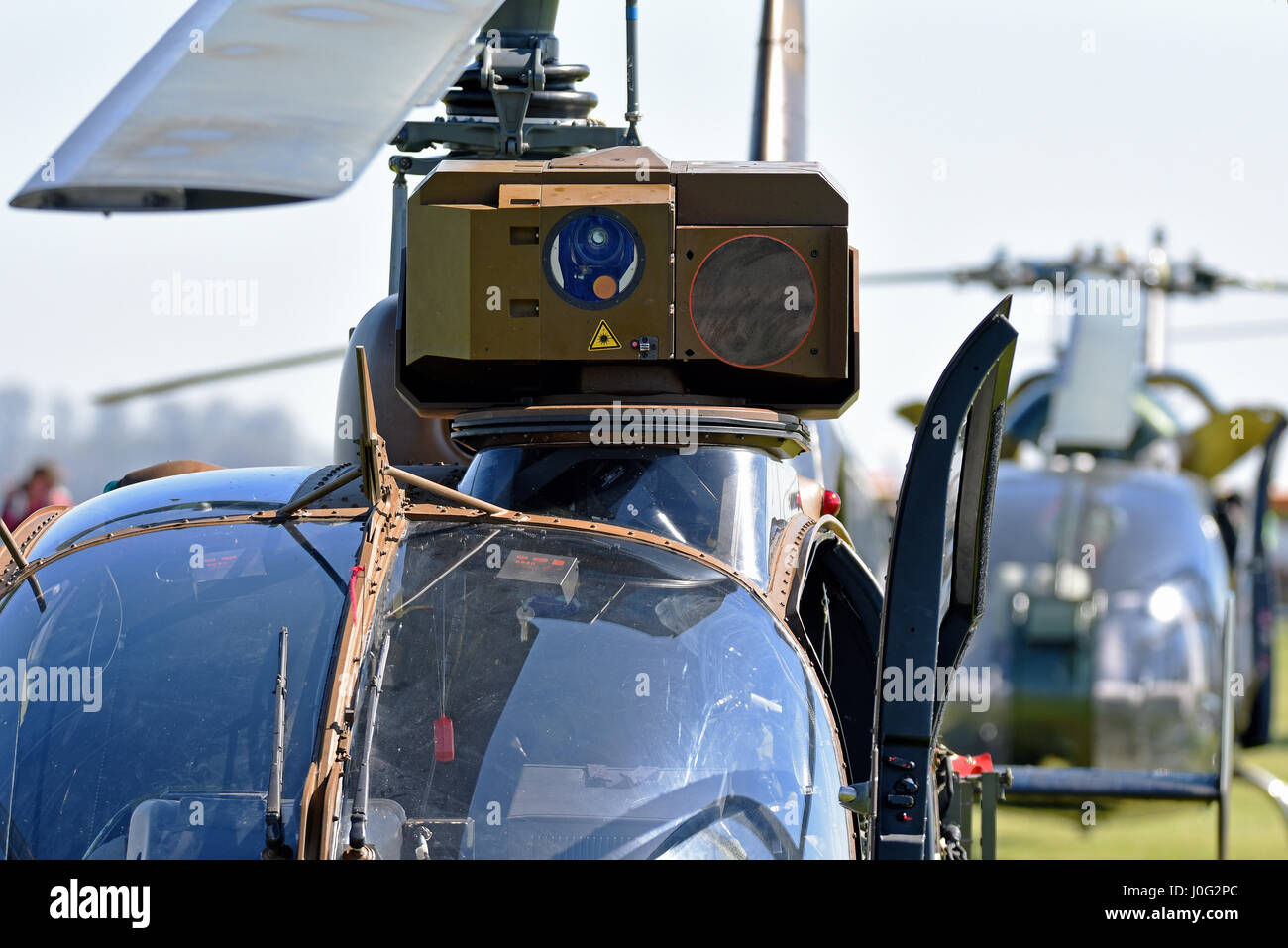 french-army-aerospatiale-gazelle-sa341-helicopter-seen-here-at-the-J0G2PC.jpg