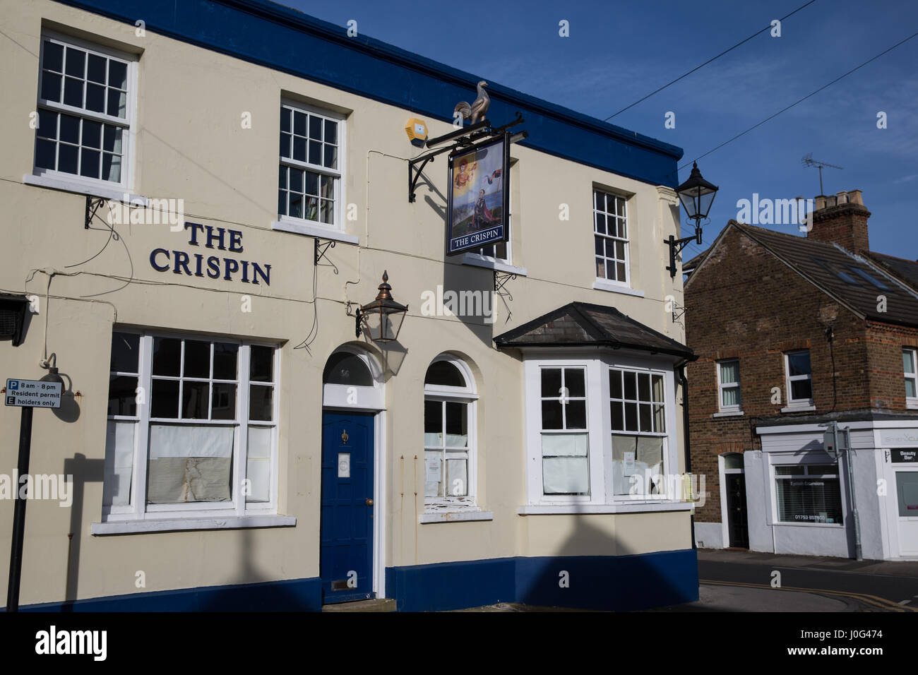 Windsor, UK. 2nd March, 2017. The Crispin public house in Grove Road