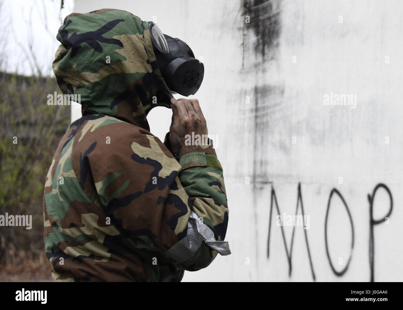 U s army medic puts hi-res stock photography and images - Alamy