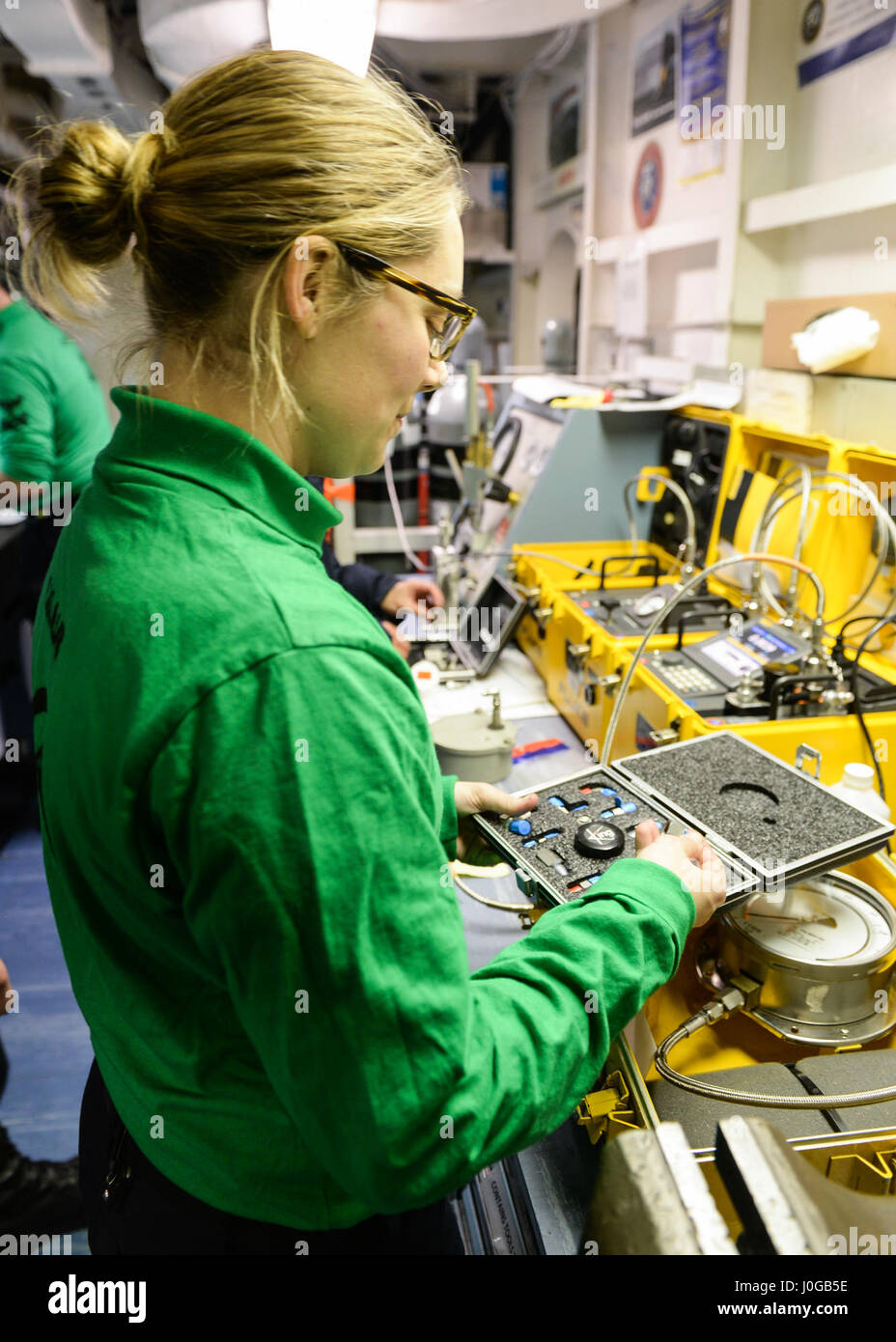 u s navy aviation electronics technician stock photos u s navy navy aviation electronics technician