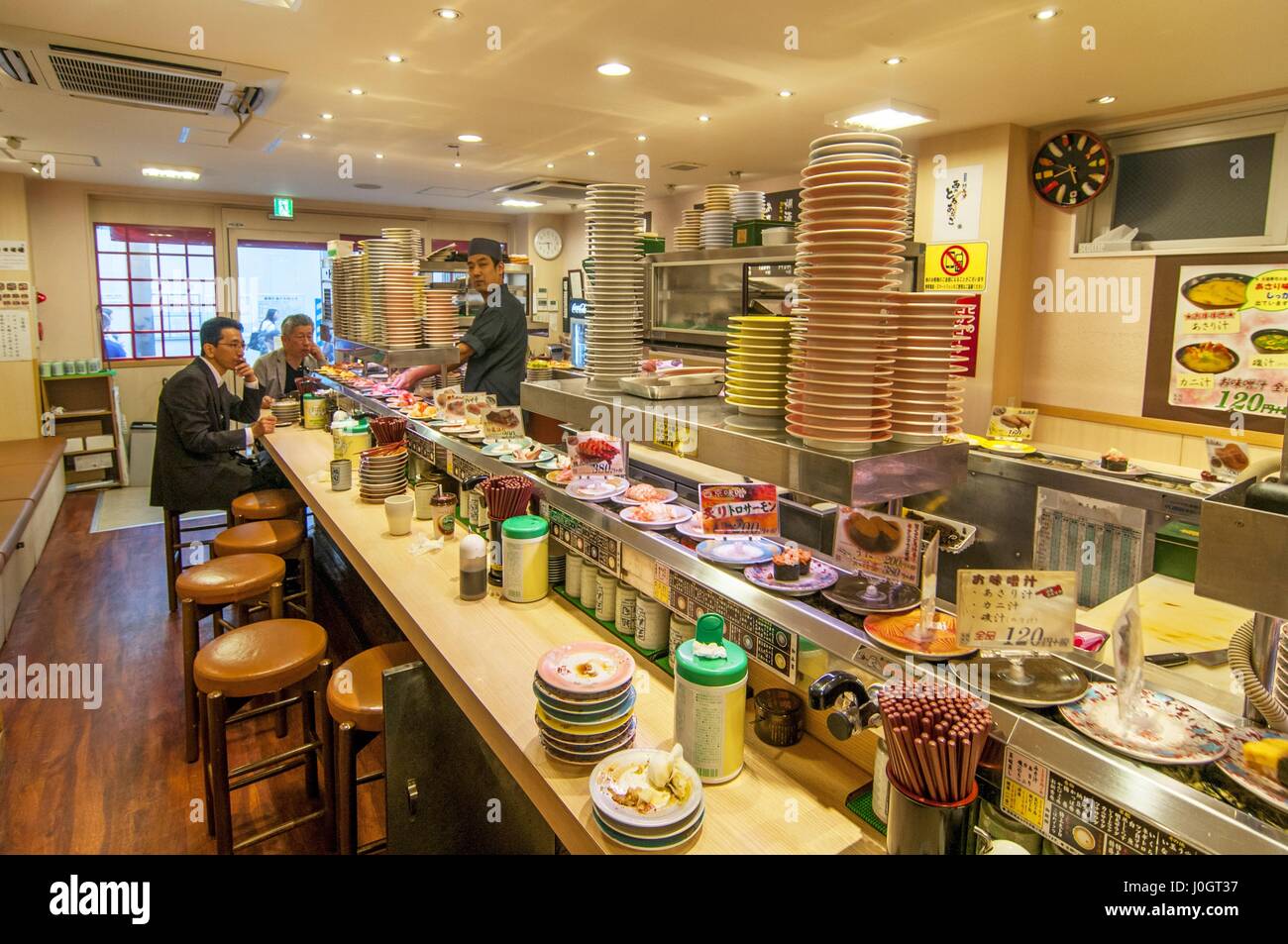 Conveyor belt sushi hi-res stock photography and images - Alamy