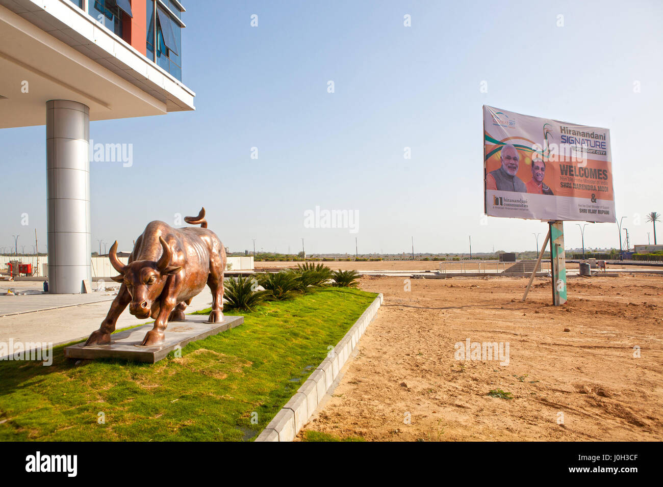 Gift City, Gujarat, India. 20th Mar, 2017. 20 March 2017 - GIFT city, India.A sculpture of the raging Bull at the GIFT city. Credit: Subhash Sharma/ZUMA Wire/Alamy Live News Stock Photo