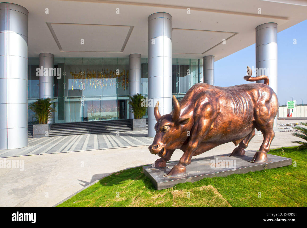 Gift City, Gujarat, India. 20th Mar, 2017. 20 March 2017 - GIFT city, India.A sculpture of the raging Bull at the GIFT city symbolizes India's Bull run and growth as a major International Economic Power. Credit: Subhash Sharma/ZUMA Wire/Alamy Live News Stock Photo