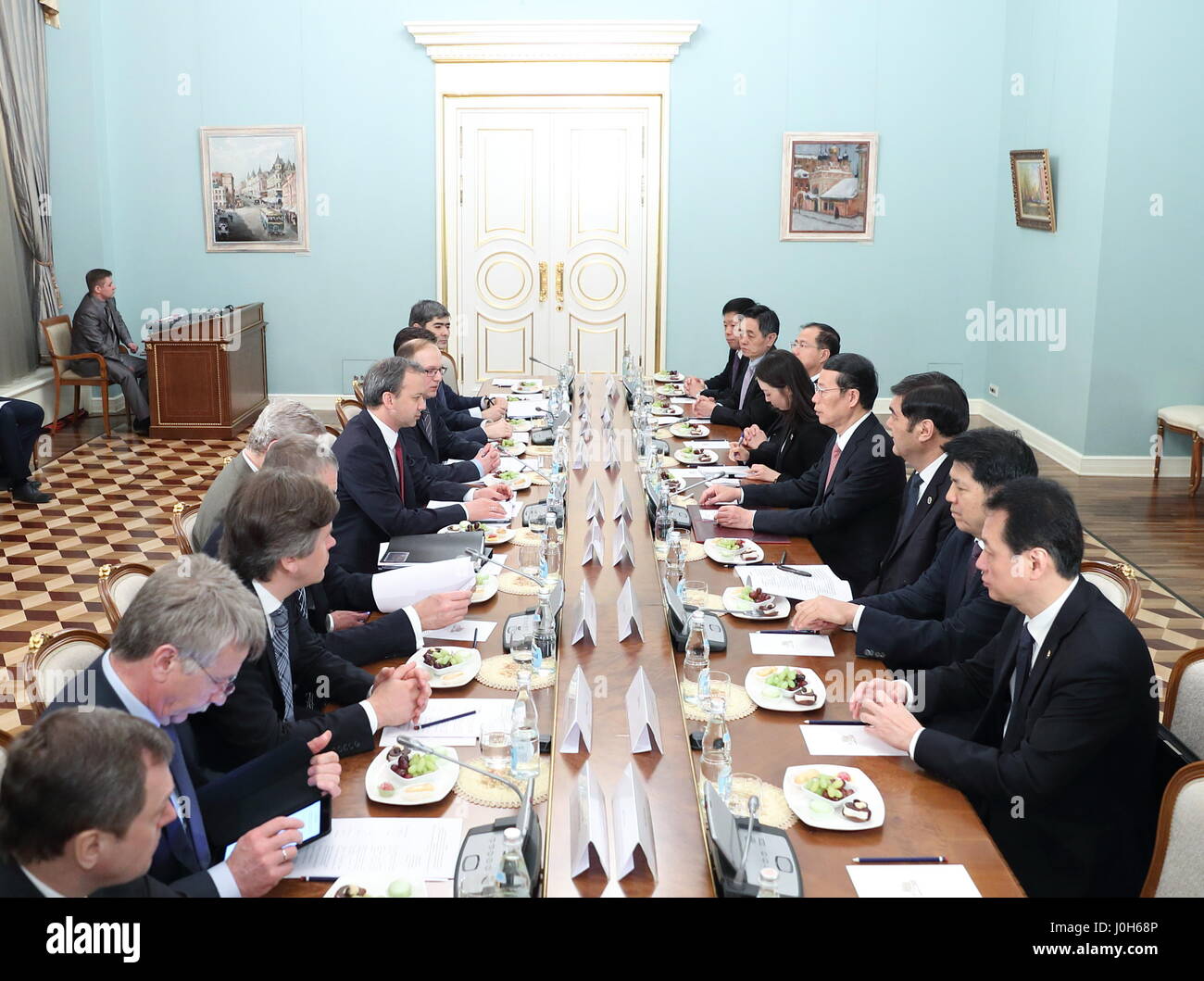 Moscow, Russia. 12th Apr, 2017. Chinese Vice Premier Zhang Gaoli(4th R) and his Russian counterpart Arkady Dvorkovich(6th L) talks during the meeting of the China-Russia Energy Cooperation Committee in Moscow, Russia, April 12, 2017. Credit: Pang Xinglei/Xinhua/Alamy Live News Stock Photo