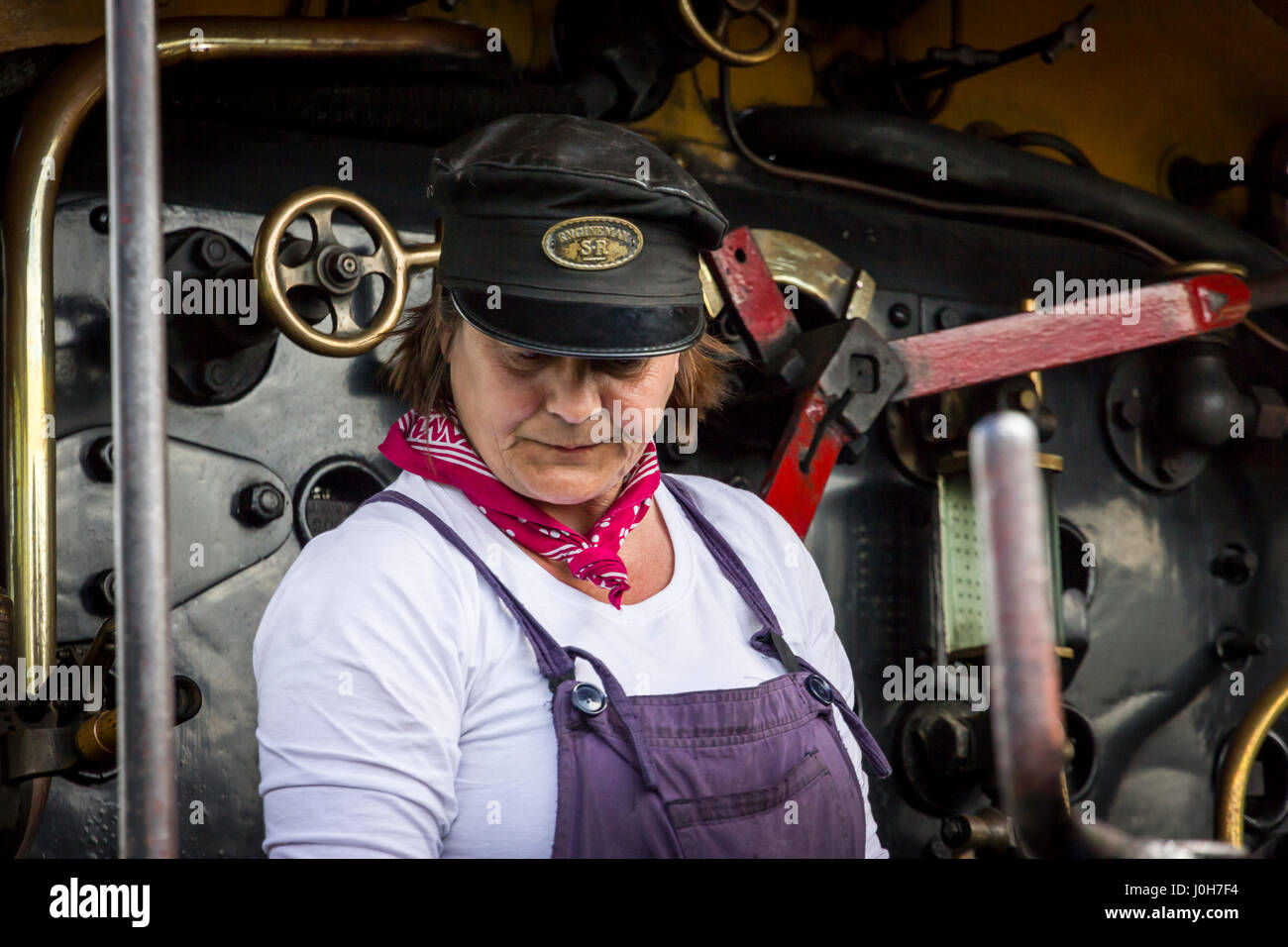 Female train driver uk hi-res stock photography and images - Alamy