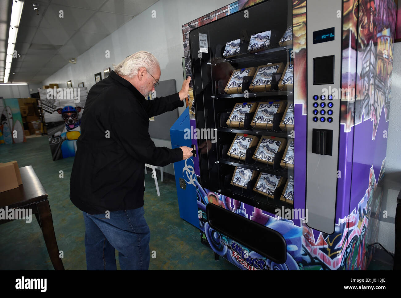 Needle replacement vending machine hires stock photography and images