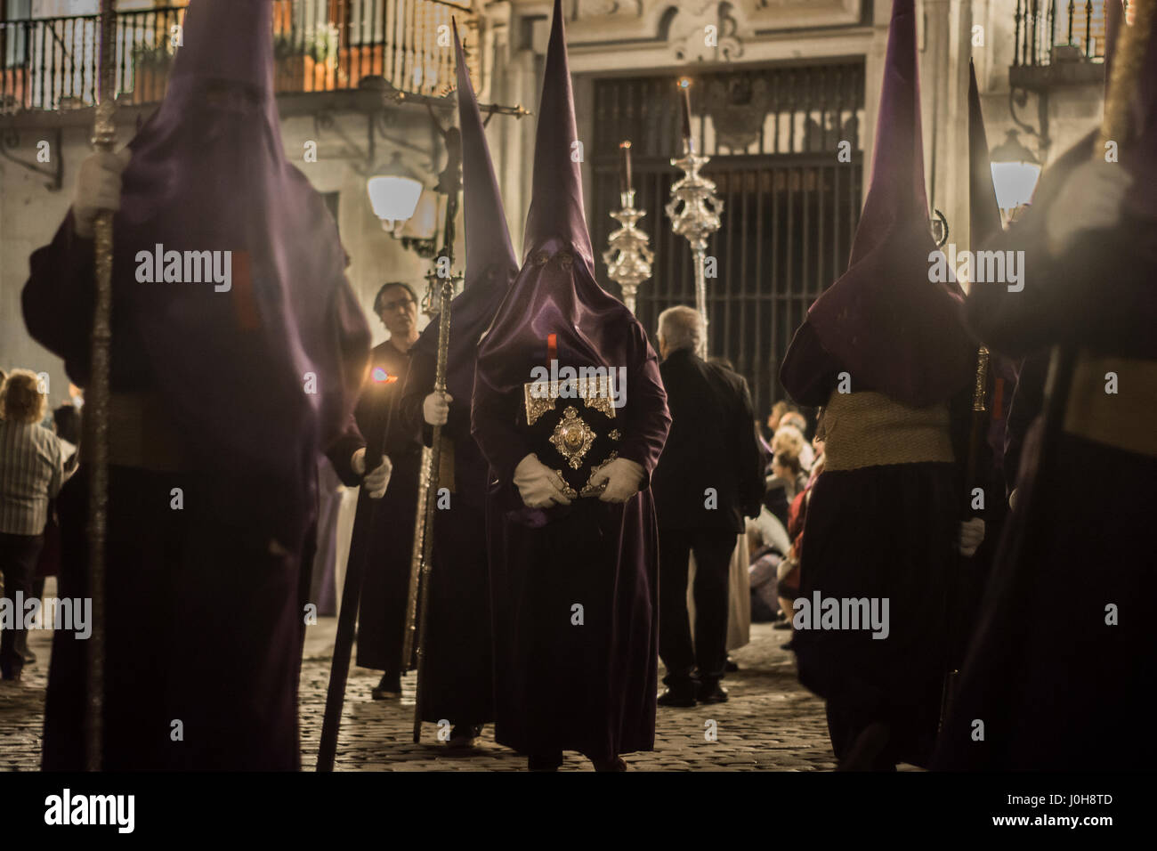 Madrid, Spain. 13th April, 2017. In Holy Week, Procession Of La Macarena On The Streets Credit: Alberto Sibaja Ramírez/Alamy Live News Stock Photo