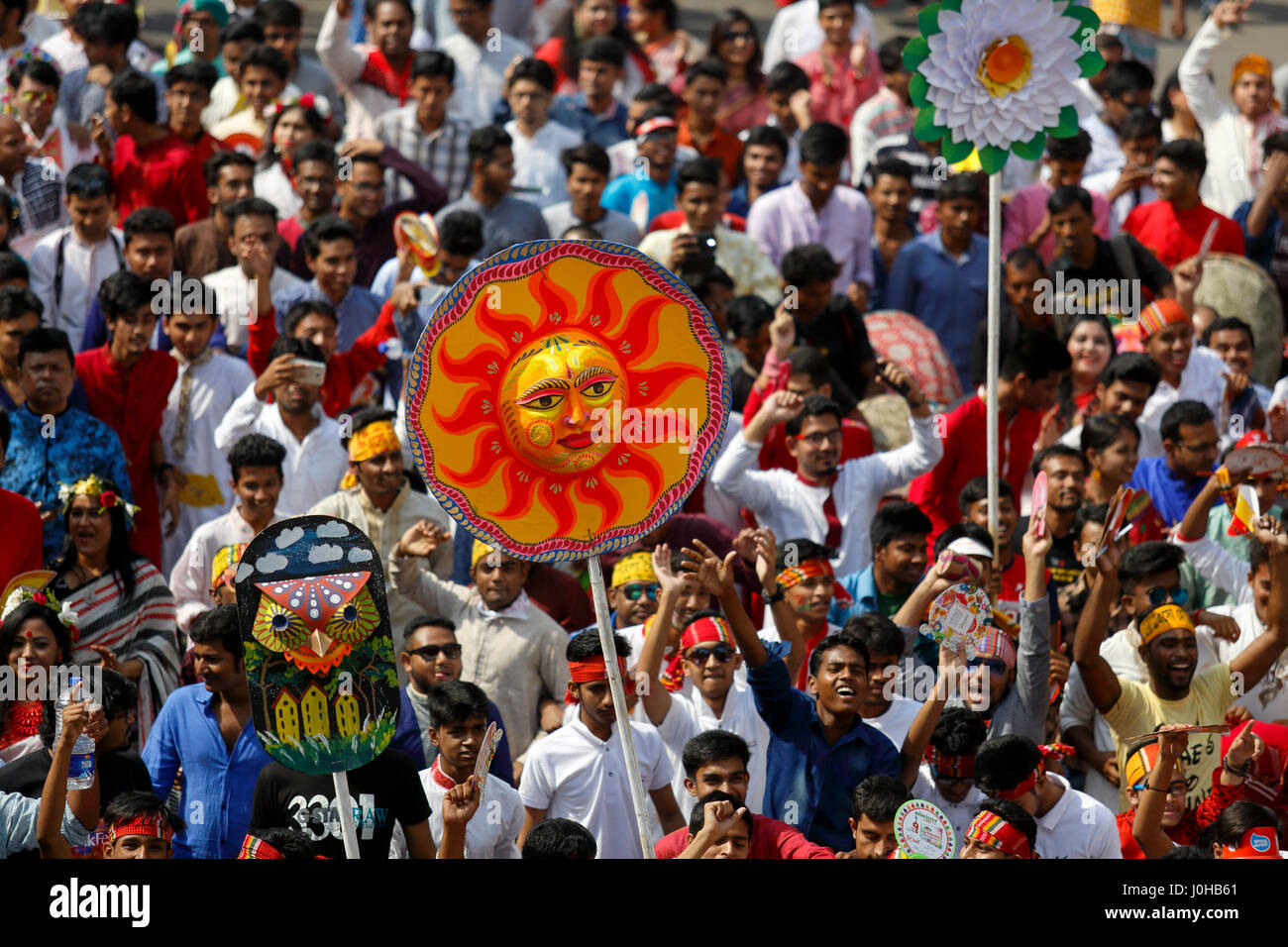 Dhaka, Bangladesh. 14th Apr, 2017. Mangal Shobhajatra, a colourful and festive procession celebrating Pahela Baishakh, the Bangala New Year, sets off from the Fine Arts Faculty of Dhaka University to march through the capital. It has been inscribed on Unesco's Representative List of Intangible Cultural Heritage of Humanity. Credit: Muhammad Mostafigur Rahman/Alamy Live News Stock Photo