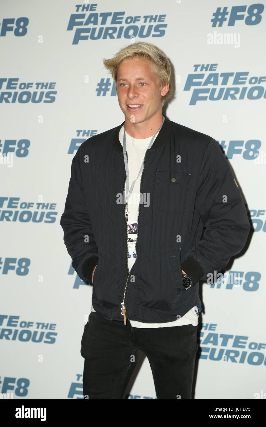 Isaac Heeney, Sydney Swans arrives on the red carpet for the Sydney Premiere of The Fate of the Furious at Hoyts, The Entertainment Quarter, Moore Par Stock Photo