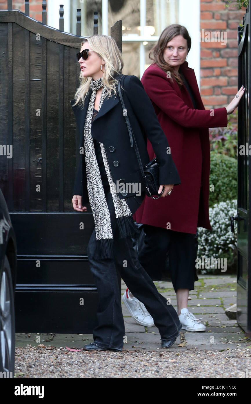 Kate moss leaves her home in north london naked (37 pictures) Kate moss leaves her home in north london nude (99 pics)
