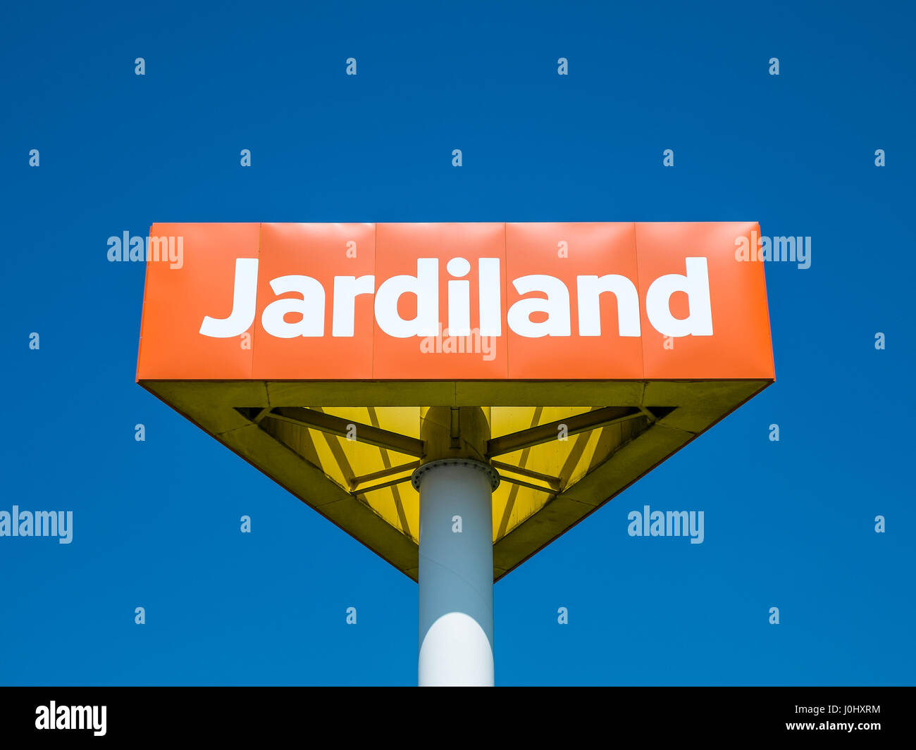 Jardiland Hi Res Stock Photography And Images Alamy Jardiland Hi Res Stock Photography And Images Alamy