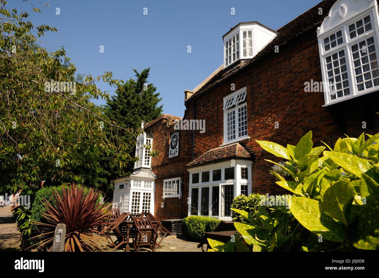 Cromwell Hotel, Stevenage, Hertfordshire, is on the site of a farm which is said to have been owned by John Thurloe Stock Photo