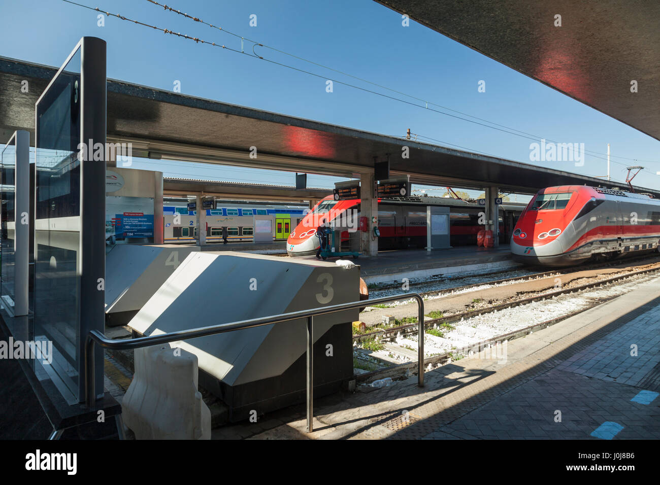 Venice santa lucia train station hi-res stock photography and images ...