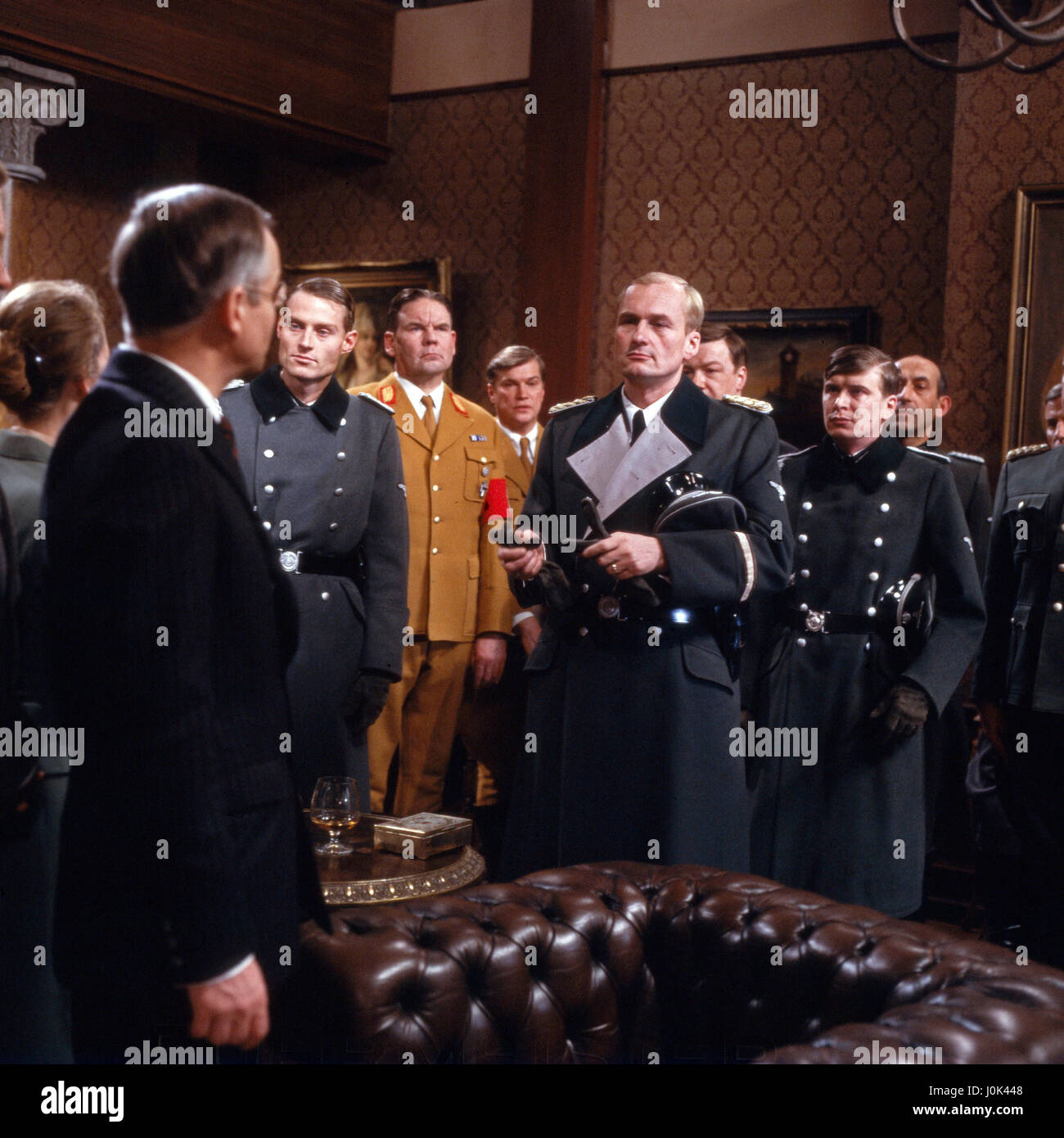 Die Wannseekonferenz, Fernsehfilm, Deutschland 1984, Regie: Heinz Schirk, Darsteller: Dietrich Mattausch (Mantel), Friedrich Georg Beckhaus, Martin Lüttge, Gerd Böckmann Stock Photo
