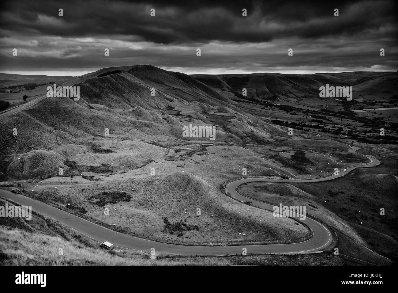 Winding Road through the valleys of Edale, Peak District Stock Photo