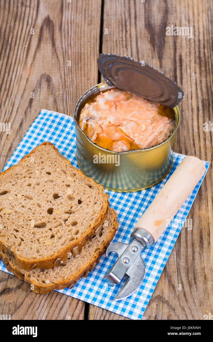 Canned tuna can opener hires stock photography and images Alamy