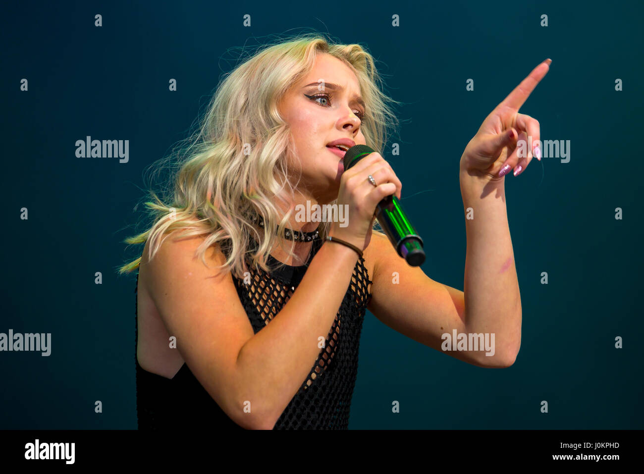 Zara larsson band hi-res stock photography and images - Alamy