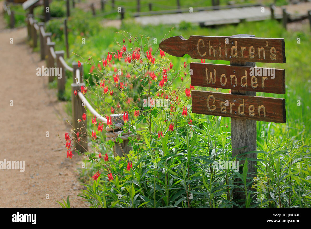 Childrens garden sign hi-res stock photography and images - Alamy