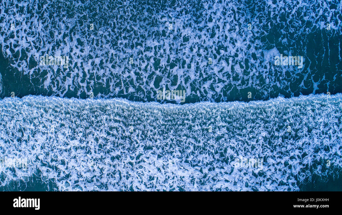 Birds eye view of waves breaking hi-res stock photography and images ...
