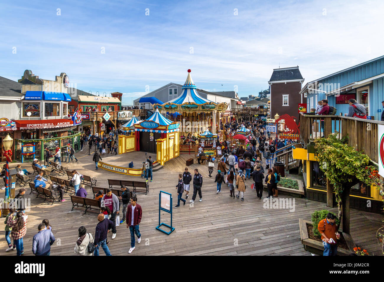 pier-39-stores-and-carousel-in-fishermans-wharf-san-francisco-california-J0M2CR.jpg