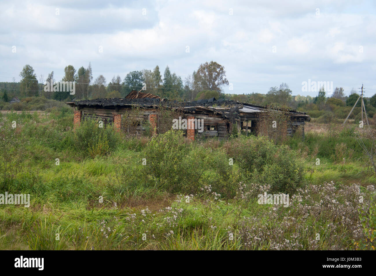 House broken in half hi-res stock photography and images - Page 2 - Alamy