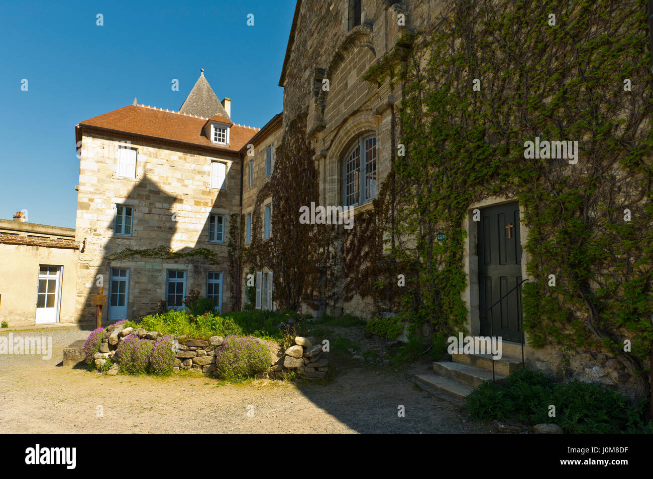 Abbaye de Sainte Vincent, Chantelle, Allier, Auvergne, France Stock Photo -  Alamy