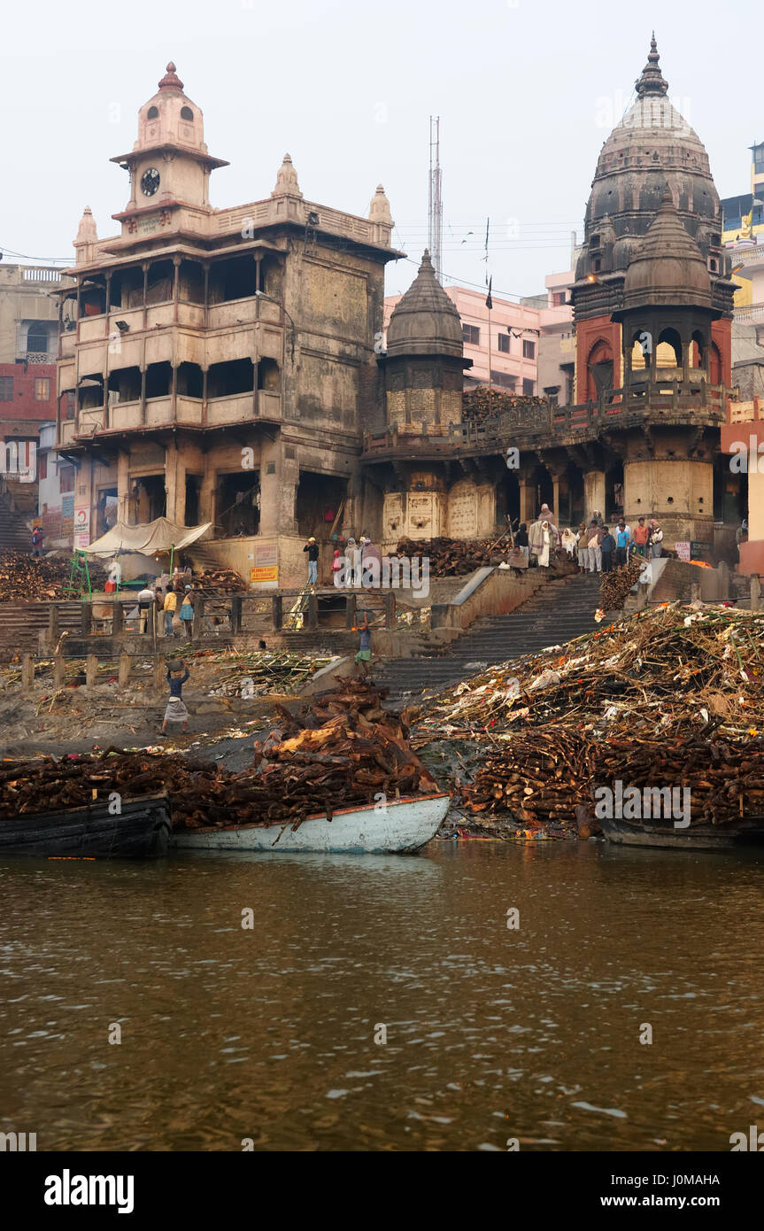 VARANASI, INDIA FEBRUARY 09 Commitment service on the bank of the