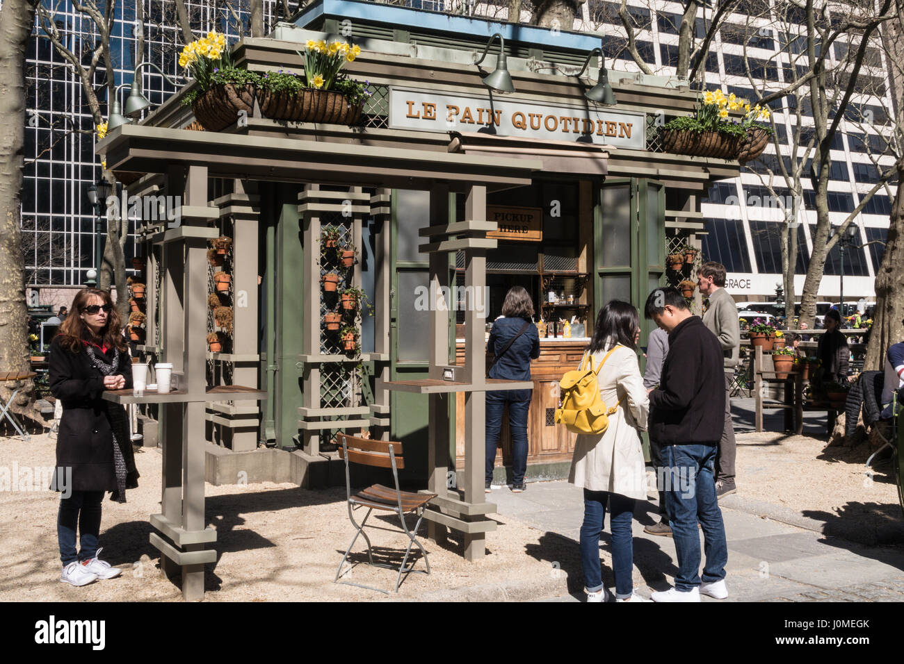 Le Pain Quotidien Kiosk in Bryant Park, NYC, USA Stock Photo Alamy