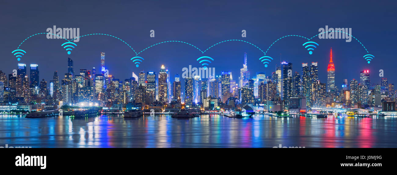 Polair Nutteloos Verdorren Wifi Network Internet and Connection technology concept of Skyline of New  York City, Skyscrapers, downtown, USA Stock Photo - Alamy