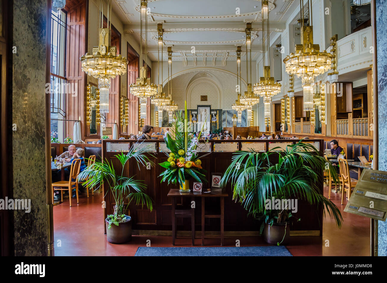 Restaurant Art Nouveau Stock Photos & Restaurant Art Nouveau Stock Images Alamy