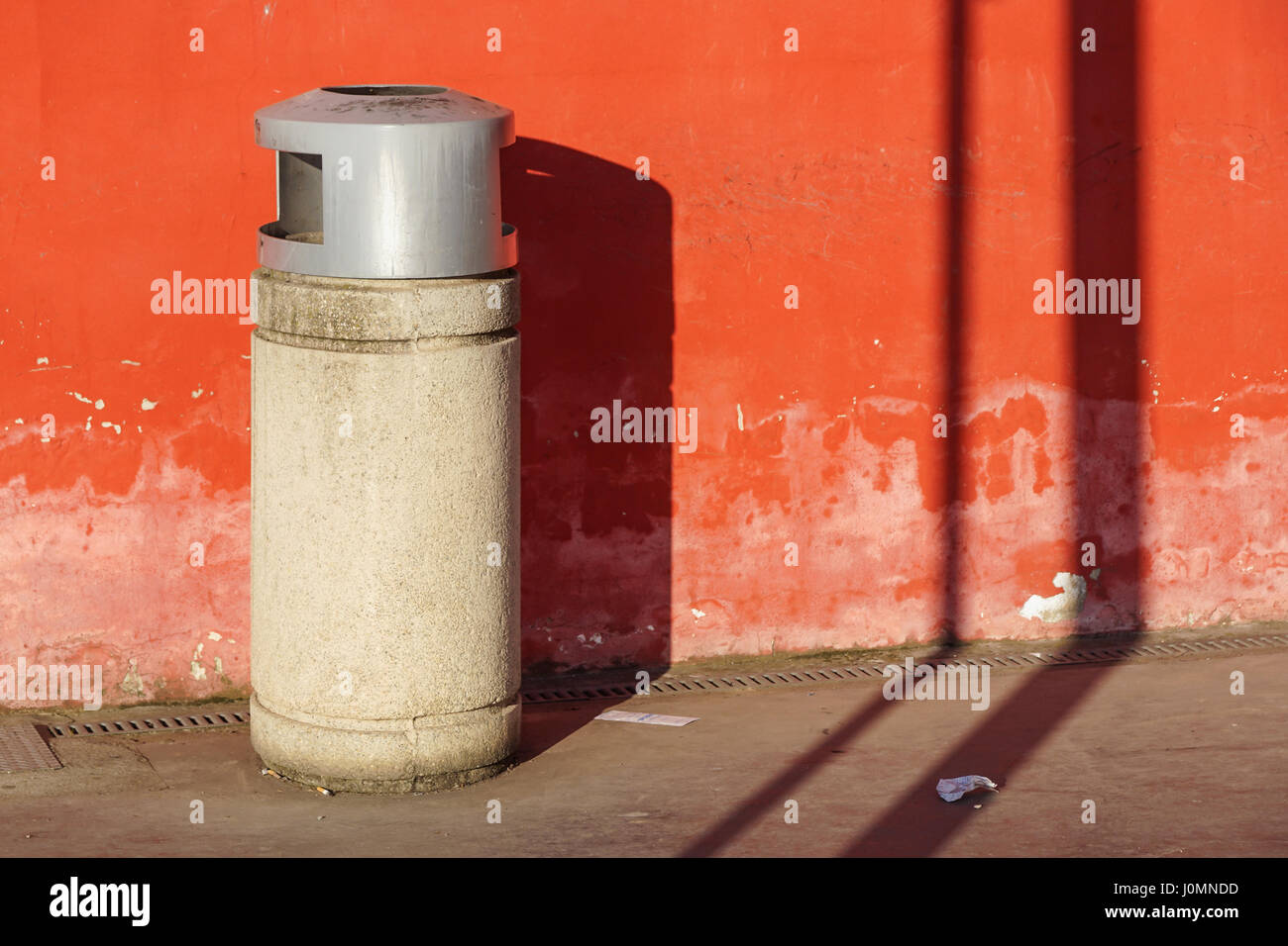 Recycling bins against brick wall hires stock photography and images