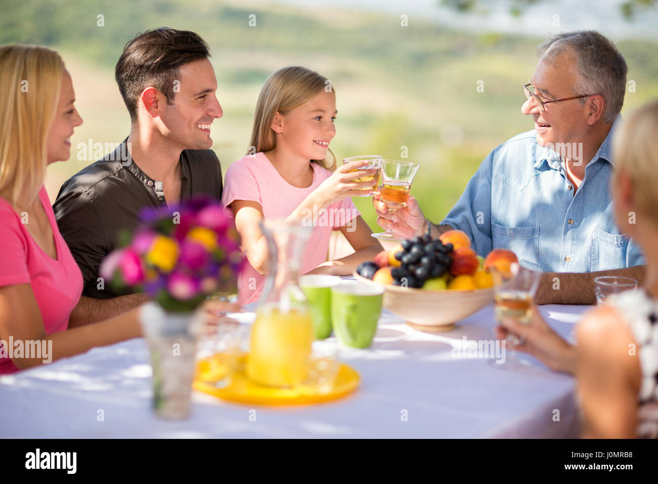 Children having picnic in garden hi-res stock photography and images ...