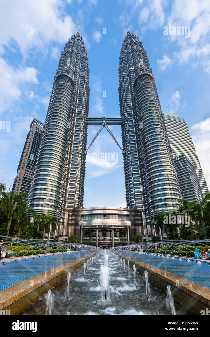 Kuala Lumpur Malaysia March 14 2016 Front View Of The Famous Petronas Towers In A Sunset Light Kuala Lumpur Malaysia On March 14 2016 Stock Photo Alamy