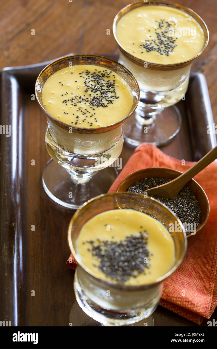 Mango lassi (Indian traditional drink Stock Photo Alamy