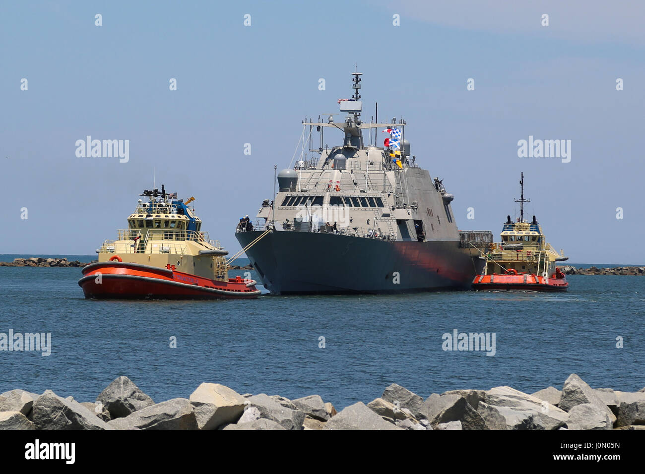 Uss milwaukee lcs 5 hires stock photography and images Alamy