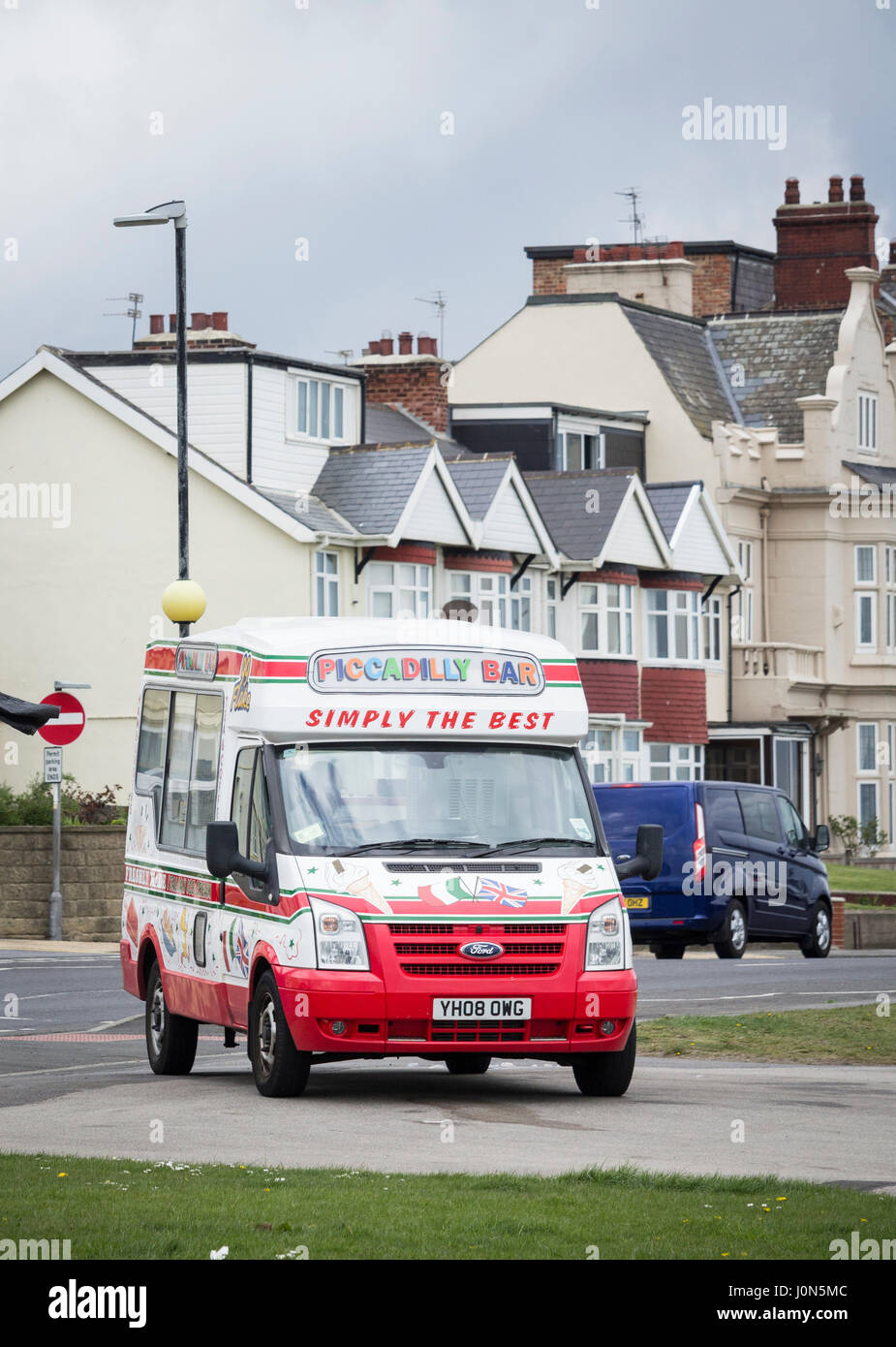 Seaton Carew, County Durham, UK. 14th Apr, 2017. Weather A cool and breezy Good Friday on