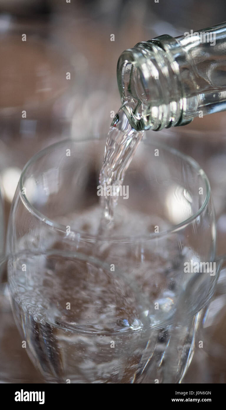Graefelfing, Germany. 15th Feb, 2017. Water sommelier Peter Schropp