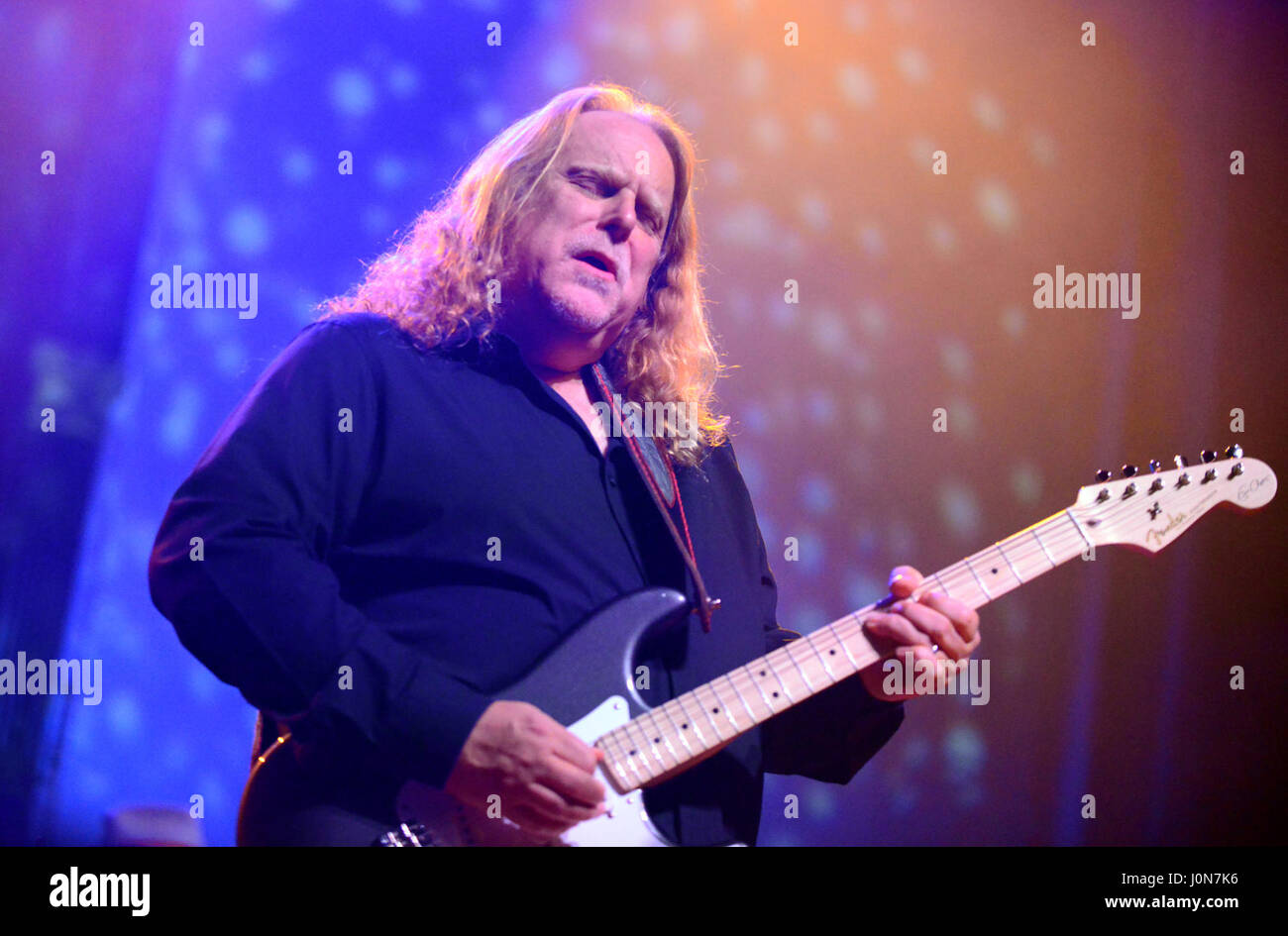 Los Angeles, ca, usa. 14th Apr, 2017. Musician - WARREN HAYNES on stage for the Last Waltz 40 Year Anniversary Tour, at the Orpheum Theater, Los Angeles, California, USA, April 13, 2017.Image Credit Scott Mitchell/Zuma Press/Corbis Images Credit: Scott Mitchell/ZUMA Wire/Alamy Live News Stock Photo