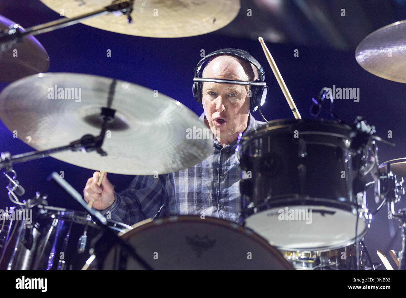 Atlanta, USA. 14th Apr, 2017. Drummer JACK IRONS at Philips