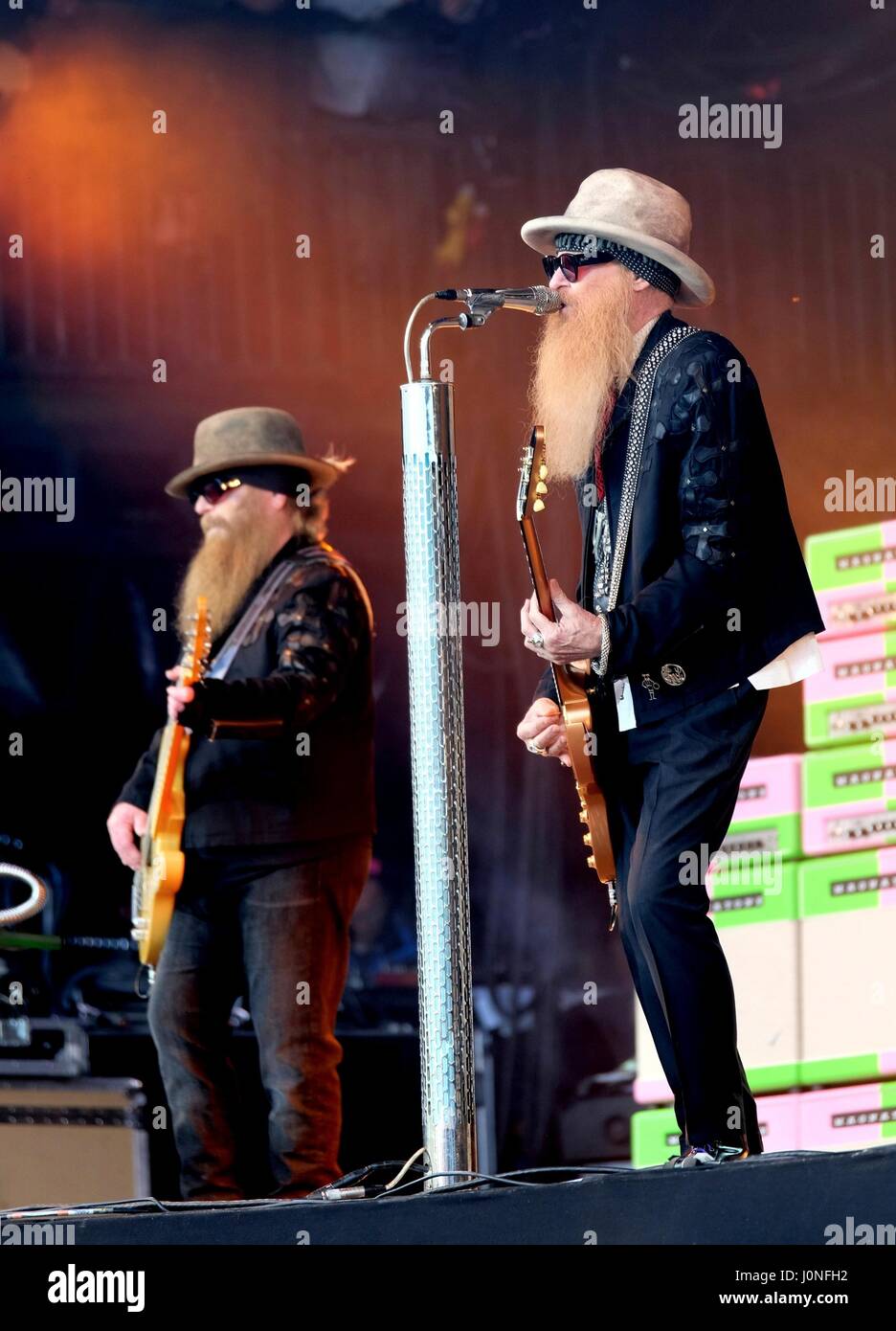 Billy gibbons sunglasses hires stock photography and images Alamy