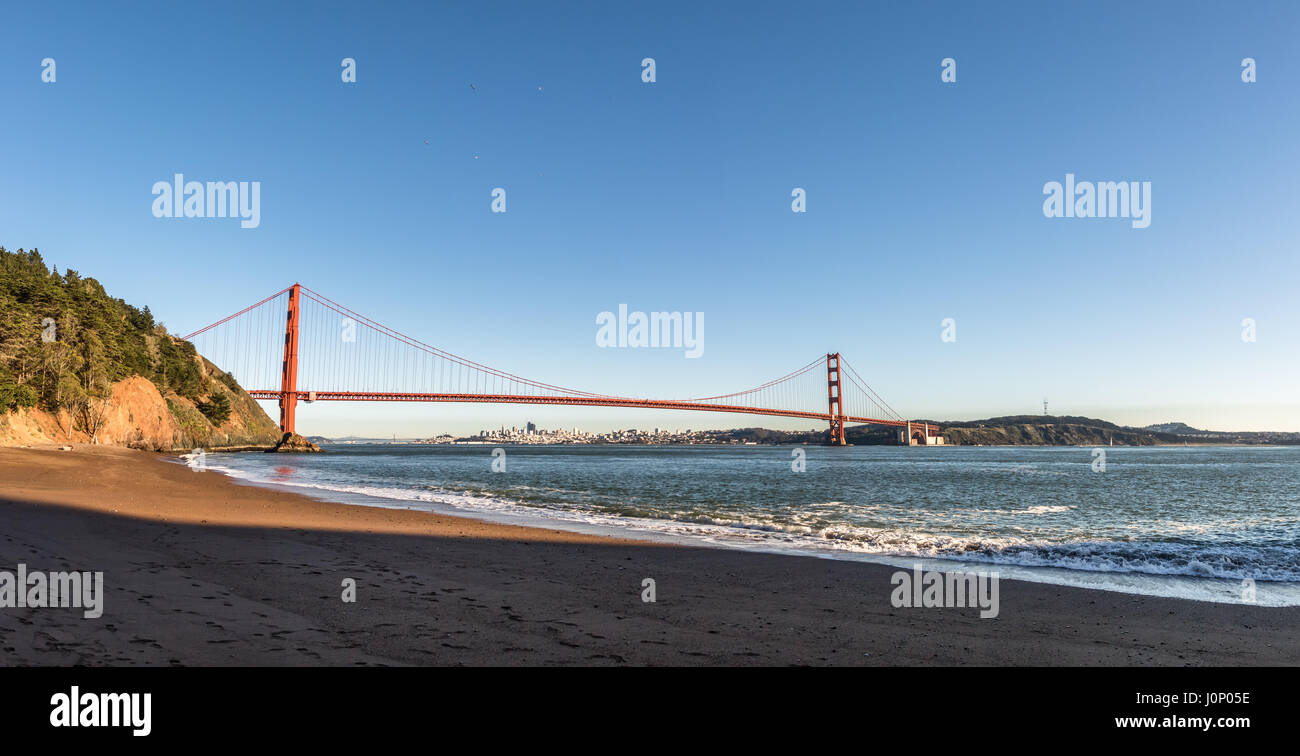 Panoramic beach view of Golden Gate Bridge and city Skyline - San ...