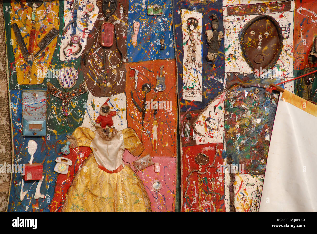 Modern African art shops at Gorée Island Stock Photo Alamy