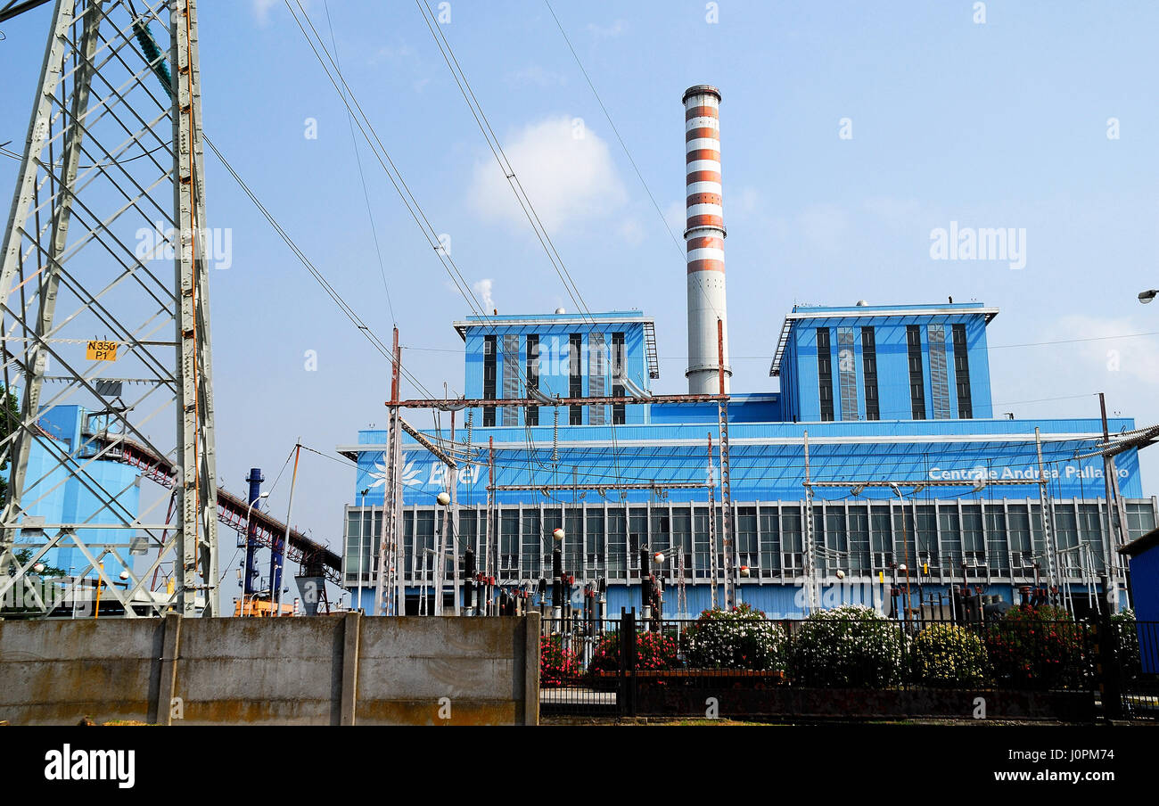 Andrea Palladio power plant is owned by ENEL. It is a polyfuel power plant located in Fusina near Venice. The power plant is powered by Refuse-derived fuel (RDF) and coal. Stock Photo