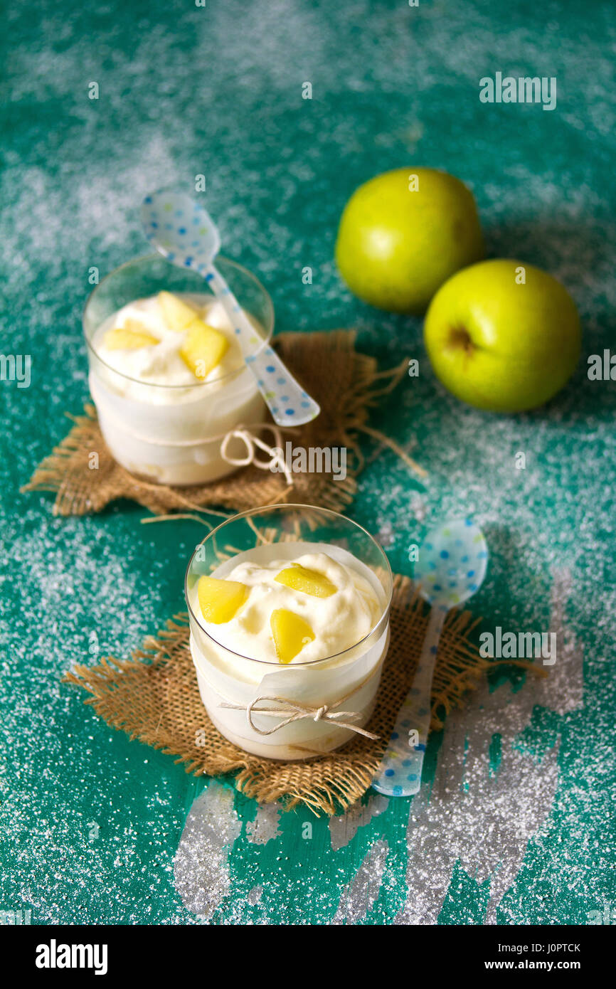 Bramley apple snow cream Elizabethan favourite dessert Stock Photo - Alamy